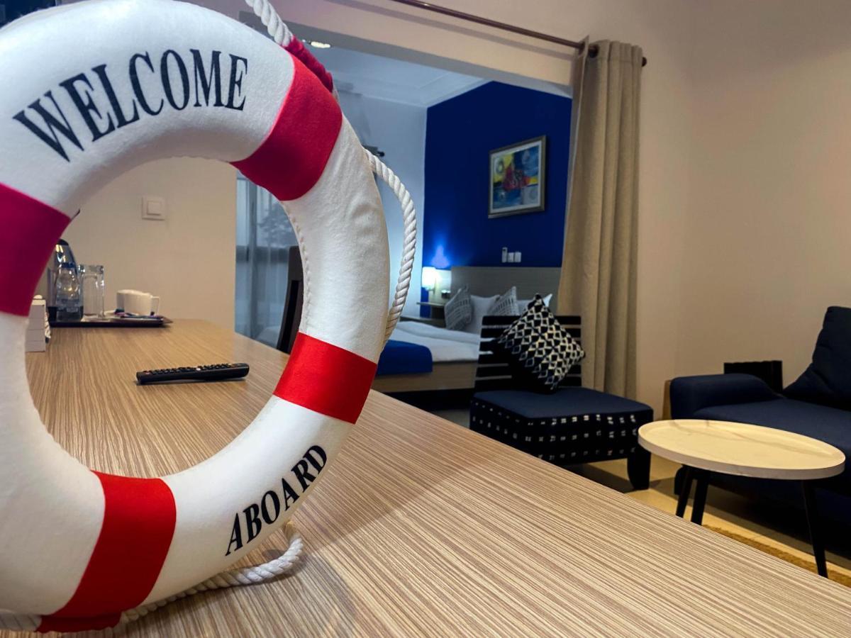 Robert'S Hotel Абиджан Екстериор снимка