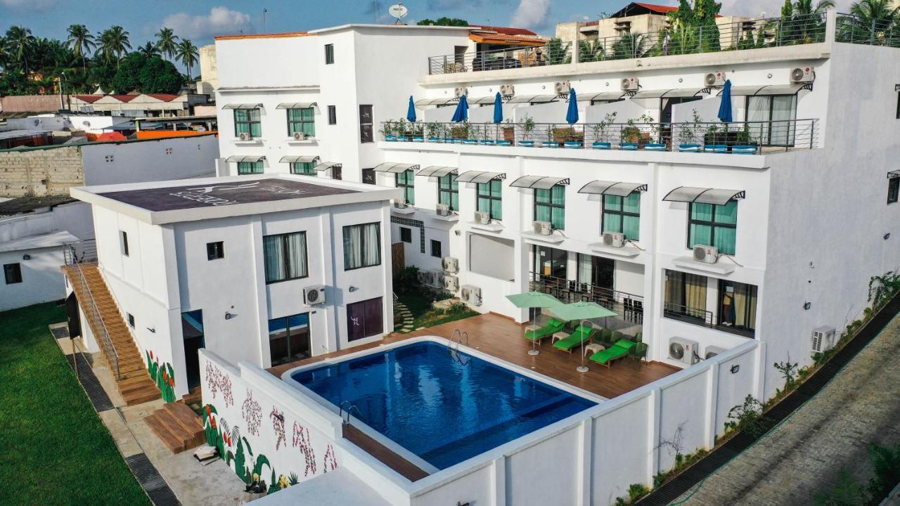 Robert'S Hotel Абиджан Екстериор снимка