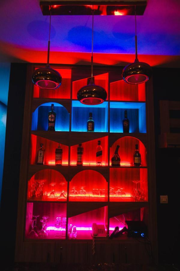 Robert'S Hotel Абиджан Екстериор снимка